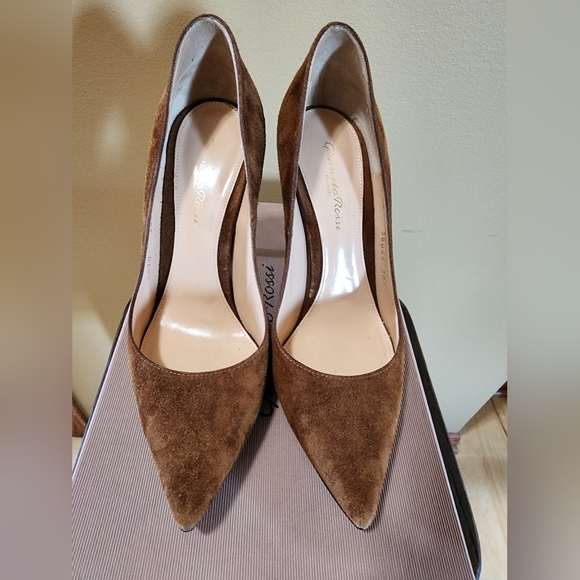 Gianvito Rossi Shoes - Gianvito Rossi Brown Suede Pumps - Size 8.5 (NIB)